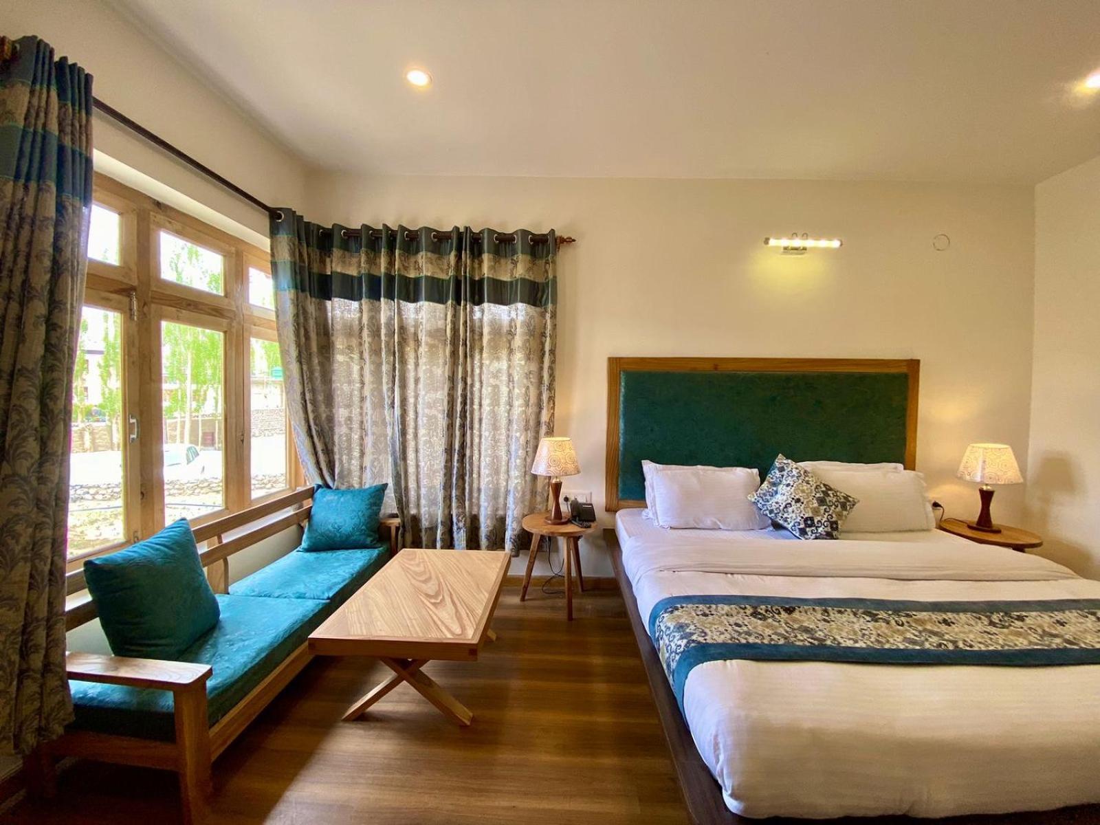Hotel Palam Hills เลห์ ภายนอก รูปภาพ