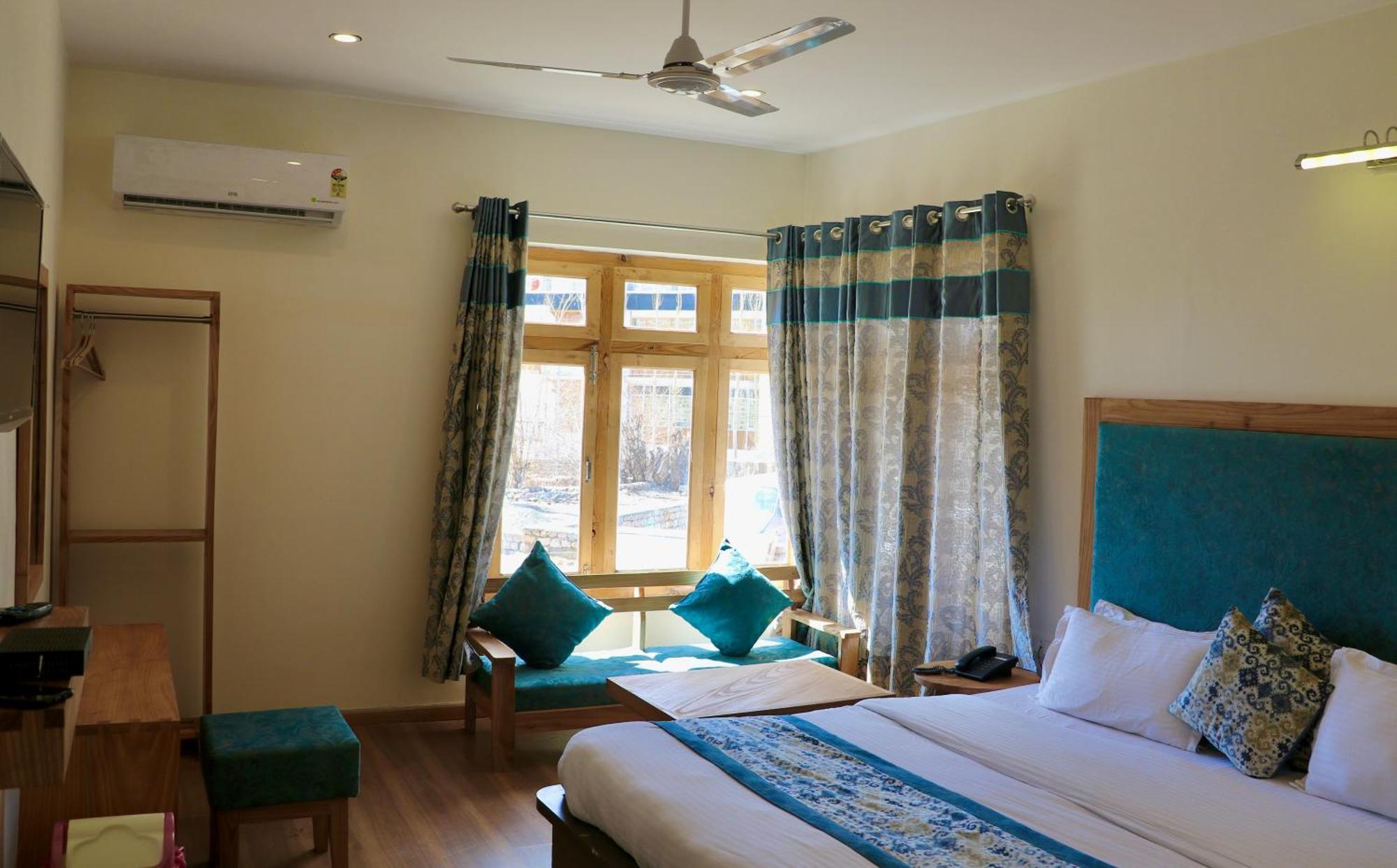 Hotel Palam Hills เลห์ ภายนอก รูปภาพ