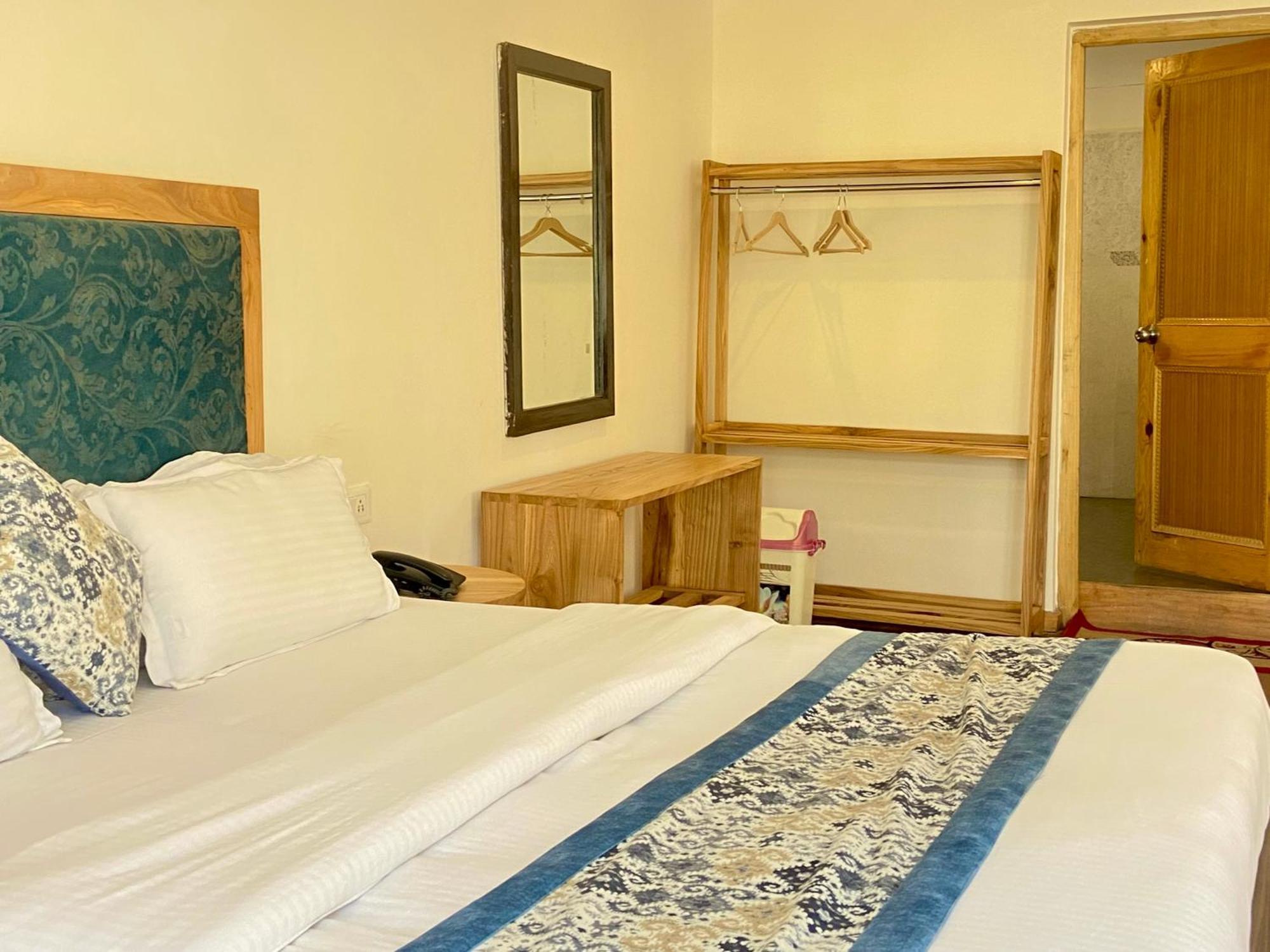 Hotel Palam Hills เลห์ ภายนอก รูปภาพ